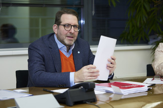 Bild 8 / 48